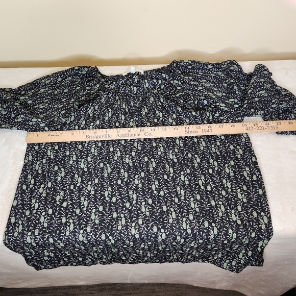 NWOT Beacon Apparel 3/4 Length Sleeve Ruffled Top Navy/Green Size XS - Picture 9 of 16